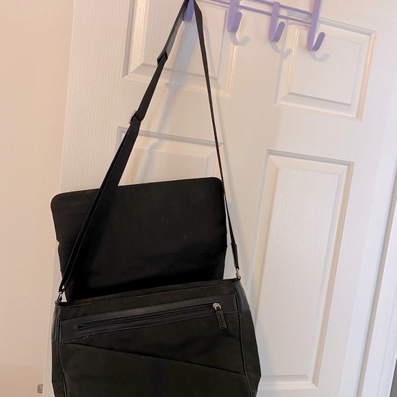 ✨Host Pick✨ Oroton Unisex Adjustable Satchel Bag~ JUST AS NEW - Picture 4 of 15